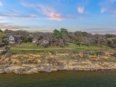Set high above the shoreline on a commanding bluff, this rare 1 - photo 34