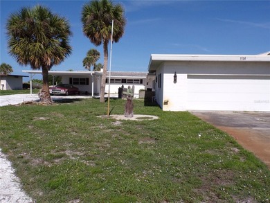 Rare opportunity to own one of Venice's coveted Gulf front - photo 1