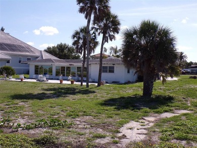 Rare opportunity to own one of Venice's coveted Gulf front - photo 3