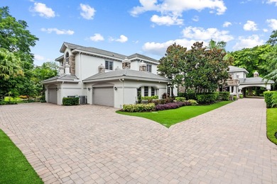 Spectacular, Grande Manor on 3 sprawling acres completely fenced - photo 4