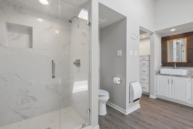 Wonderful location and view !! Step into this 3 bedroom and 3.5 - photo 13
