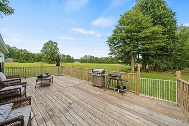 Dont miss this opportunity to own a beautiful 3 bed 2 bath home - photo 23