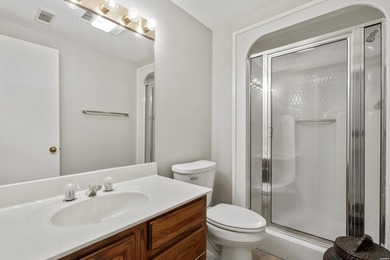 Wonderful location and view !! Step into this 3 bedroom and 3.5 - photo 23