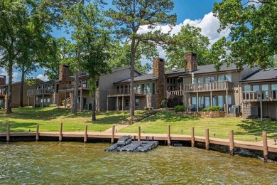 Wonderful location and view !! Step into this 3 bedroom and 3.5 - photo 31