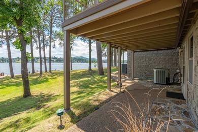 Wonderful location and view !! Step into this 3 bedroom and 3.5 - photo 33