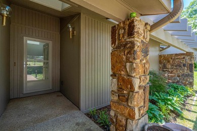 Wonderful location and view !! Step into this 3 bedroom and 3.5 - photo 34