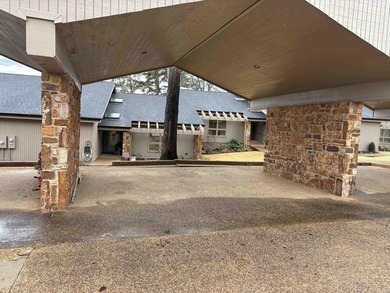 Wonderful location and view !! Step into this 3 bedroom and 3.5 - photo 35