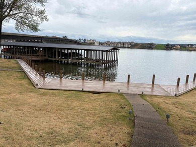 Wonderful location and view !! Step into this 3 bedroom and 3.5 - photo 36