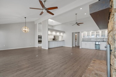 Wonderful location and view !! Step into this 3 bedroom and 3.5 - photo 43