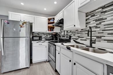 Turnkey duplex investment in Coral Springs showing two renovated - photo 7