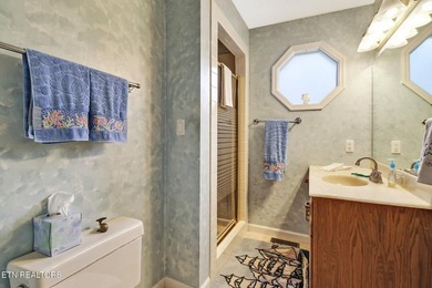 SELLER SAYS BRING AN OFFER! LAKE FRONT LIVING ON BEAUTIFUL - photo 21