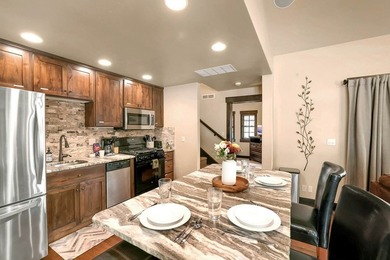 This beautifully appointed ski cottage offers a more refined - photo 8