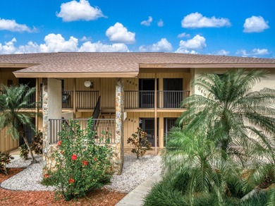 Nestled in Sun N Lake of Sebring Deer Golf course, this - photo 3