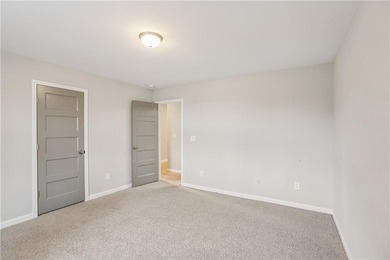 Welcome to 91 Richmond Dr, a home that boasts a kitchen equipped - photo 11