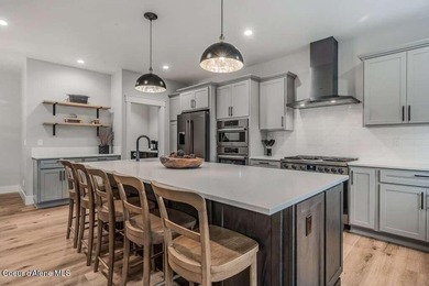 Newly constructed home in the heart of South Sandpoint. Just a - photo 15