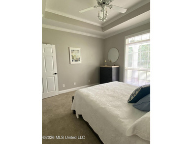Beautiful Southern Home. Situated on 2 lots with exceptional - photo 19