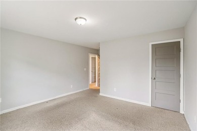 Welcome to 91 Richmond Dr, a home that boasts a kitchen equipped - photo 22