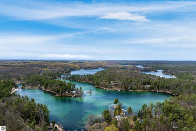 Welcome to a Northern Michigan gem. This charming cottage - photo 4
