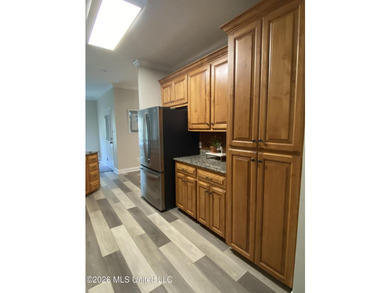 Beautiful Southern Home. Situated on 2 lots with exceptional - photo 25