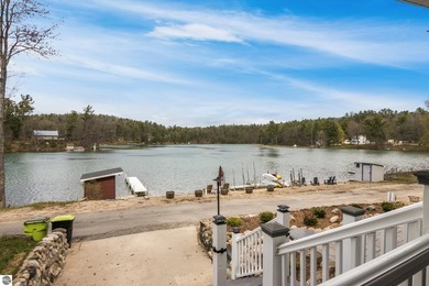 Welcome to a Northern Michigan gem. This charming cottage - photo 9