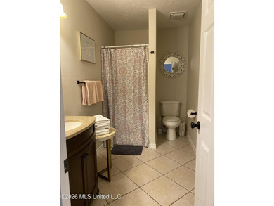 Beautiful Southern Home. Situated on 2 lots with exceptional - photo 33