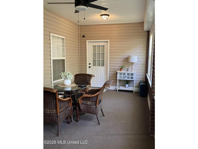 Beautiful Southern Home. Situated on 2 lots with exceptional - photo 36