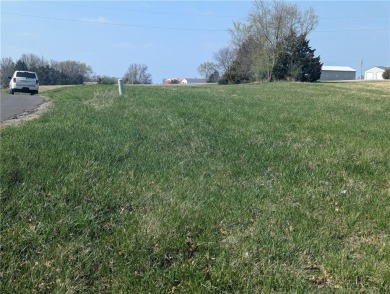 Lake Viking Lot For Sale in Gallatin Missouri