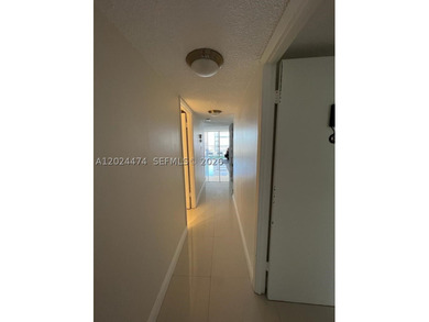 Corner apartment with 3 bedrooms and 2.5 bathrooms, very - photo 15