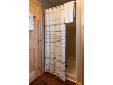Beautifull! Remodeled, fully furnished, set up as 3 bedroom, 2 - photo 17