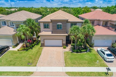 (private lake, pond, coastal) Home For Sale in Boynton Beach Florida