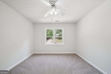 Spacious 5BR/2.5BA home offering 3,349 sq ft in a quiet - photo 13