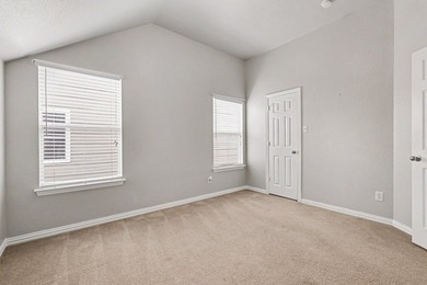 Welcome to this beautifully maintained 4-bedroom, 2.5-bath home - photo 22