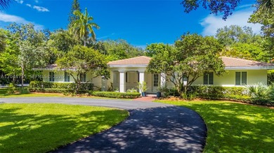 Completely renovated in 2019, this beautifully landscaped full - photo 1