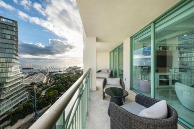 Impeccable high-floor corner residence at the luxurious