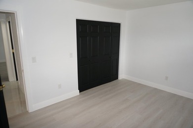 Beautifully remodeled 3-bedroom, 2-bathroom single-family home - photo 13