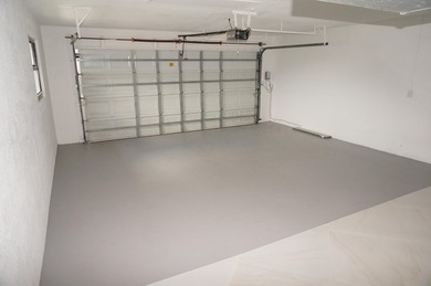 Beautifully remodeled 3-bedroom, 2-bathroom single-family home - photo 19
