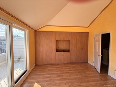 Welcome to the ultimate beach lifestyle! Positioned in the heart - photo 20