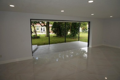 Beautifully remodeled 3-bedroom, 2-bathroom single-family home - photo 21
