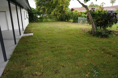 Beautifully remodeled 3-bedroom, 2-bathroom single-family home - photo 28