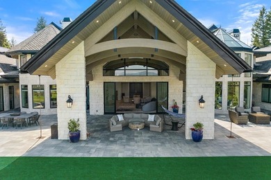 Elegant & incredibly well thought out custom estate with - photo 3