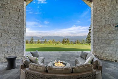 Elegant & incredibly well thought out custom estate with - photo 4