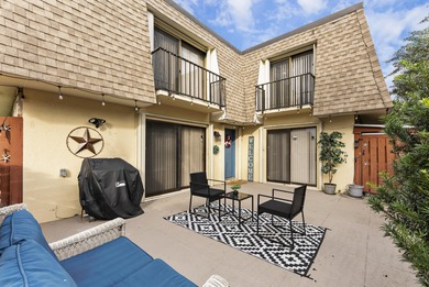 (private lake, pond, creek) Townhome/Townhouse For Sale in Delray Beach Florida