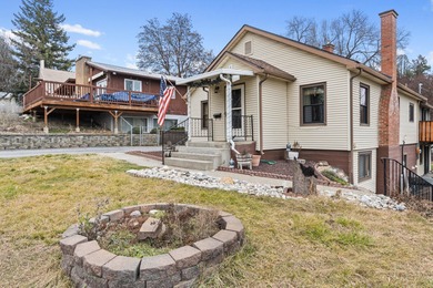 Well-positioned on a corner lot in town Colville; 4-bed / 2-bath