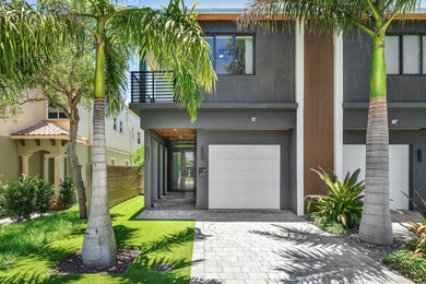 NO HOA! Built in 2023 and impeccably upgraded throughout, this - photo 2