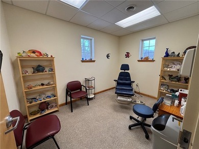 Prime Commercial Opportunity: Versatile 2,412 SF professional - photo 21