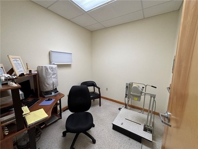 Prime Commercial Opportunity: Versatile 2,412 SF professional - photo 22