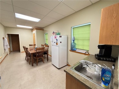 Prime Commercial Opportunity: Versatile 2,412 SF professional - photo 24