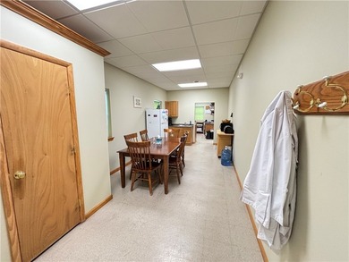 Prime Commercial Opportunity: Versatile 2,412 SF professional - photo 26