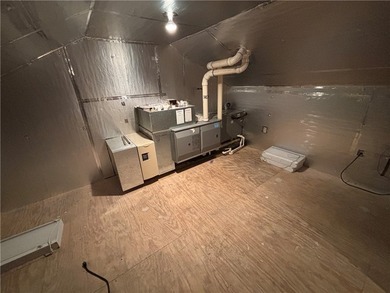 Prime Commercial Opportunity: Versatile 2,412 SF professional - photo 33