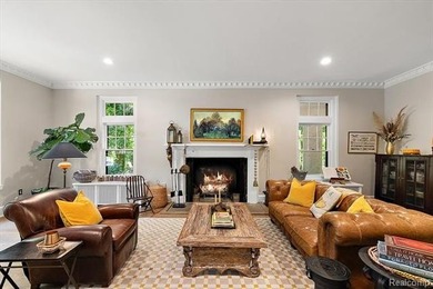 Award-winning historic restoration set on a rare 2.5-acre lot - photo 4